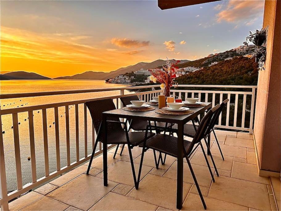Beautiful Fully Renovated Apartment By The Sea, Large Balcony With Enchanting Views Неум Экстерьер фото