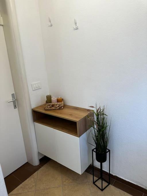Beautiful Fully Renovated Apartment By The Sea, Large Balcony With Enchanting Views Неум Экстерьер фото