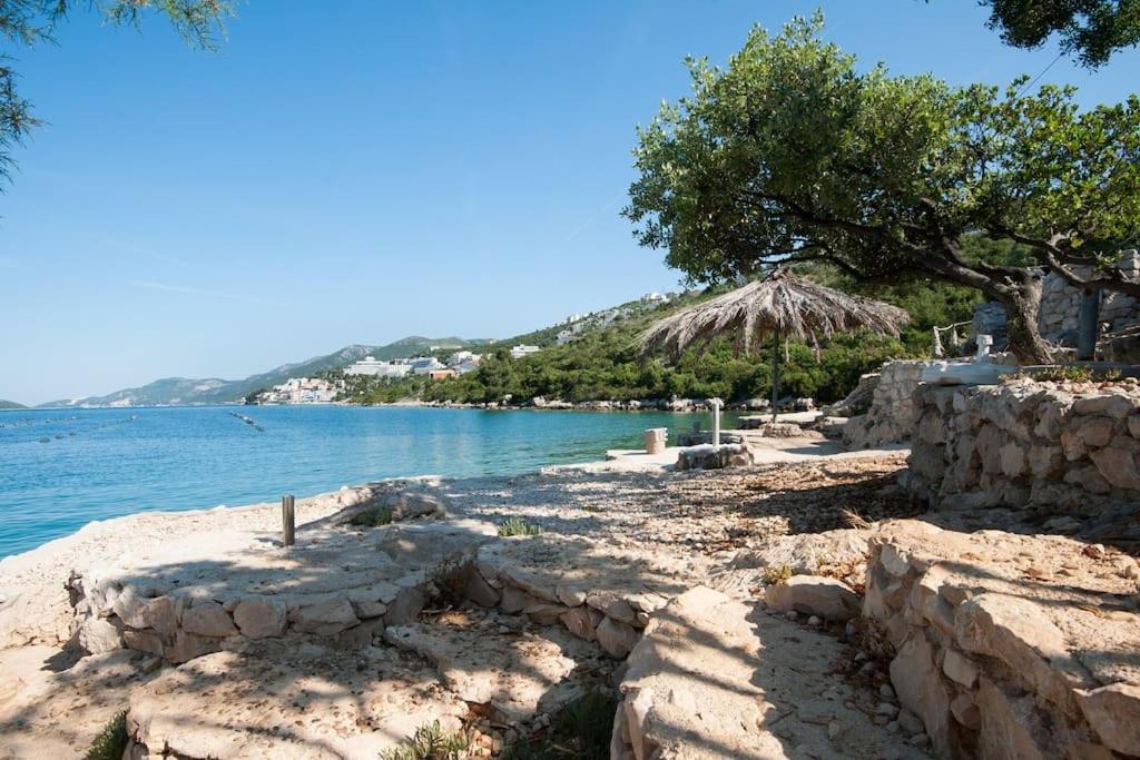 Beautiful Fully Renovated Apartment By The Sea, Large Balcony With Enchanting Views Неум Экстерьер фото